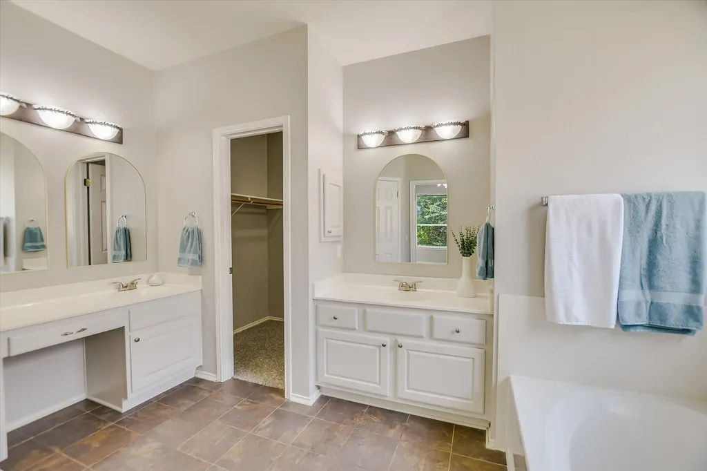 11524 Emerald Falls Drive Austin TX 78738