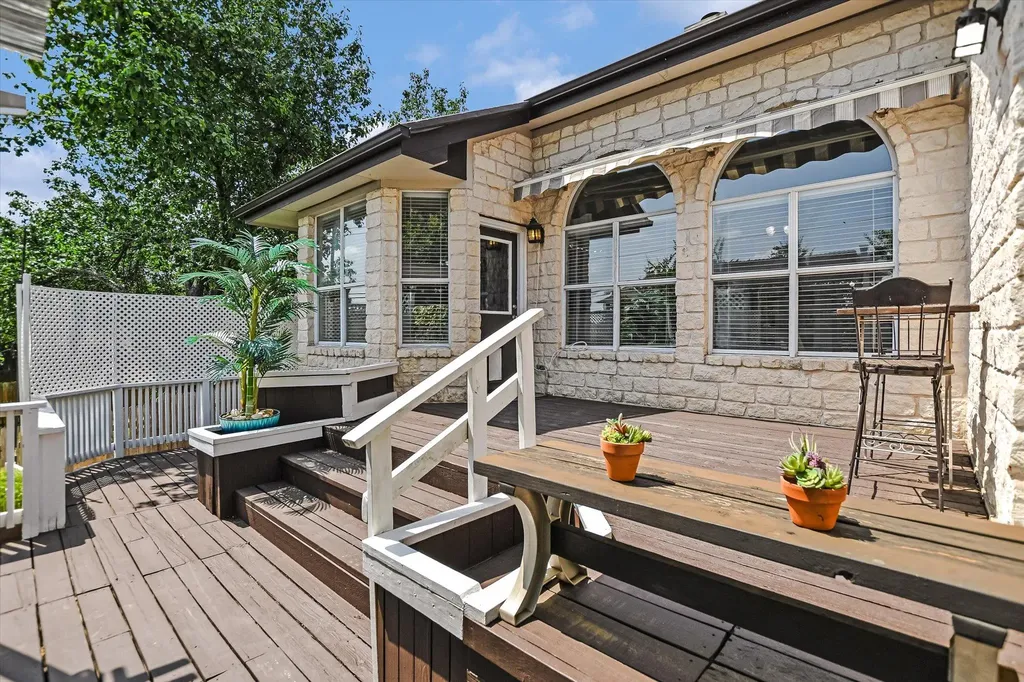 11524 Emerald Falls Drive Austin TX 78738