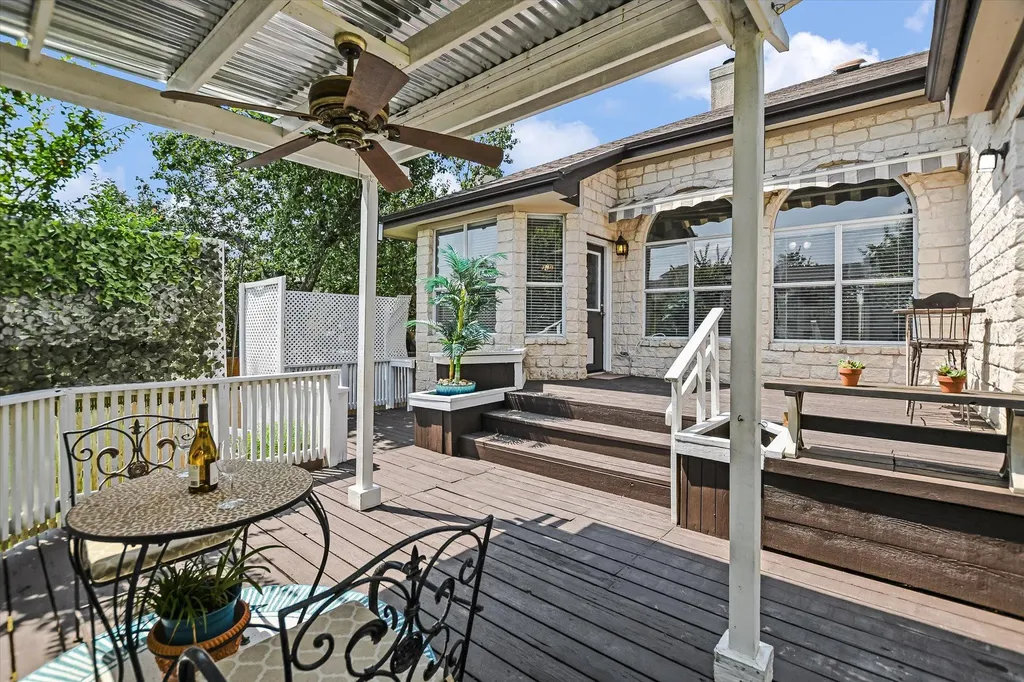 11524 Emerald Falls Drive Austin TX 78738