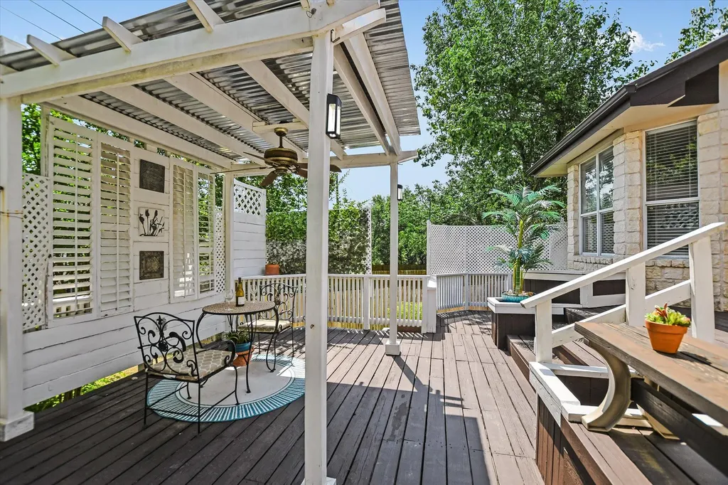 11524 Emerald Falls Drive Austin TX 78738