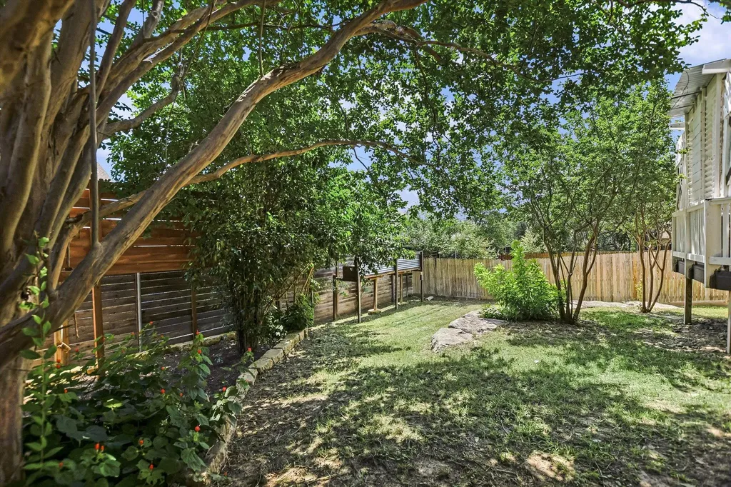 11524 Emerald Falls Drive Austin TX 78738