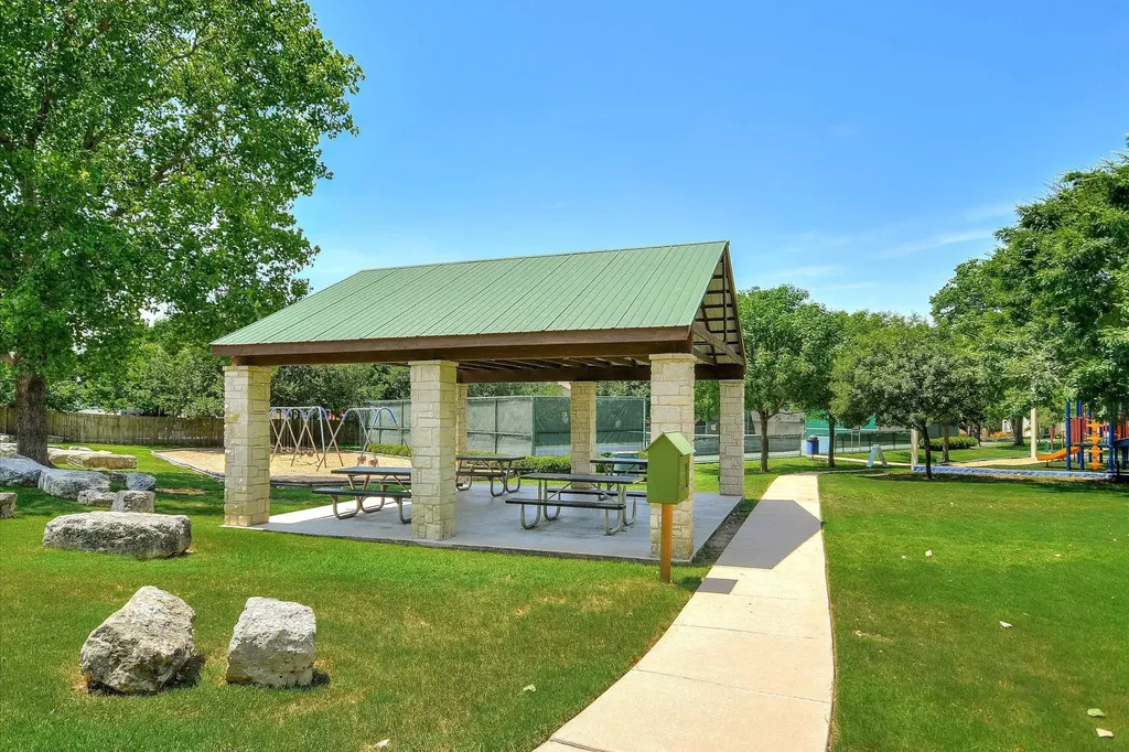 11524 Emerald Falls Drive Austin TX 78738