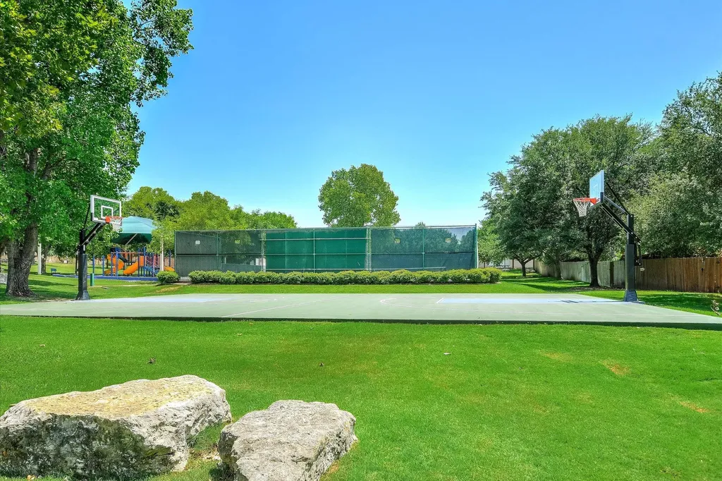 11524 Emerald Falls Drive Austin TX 78738