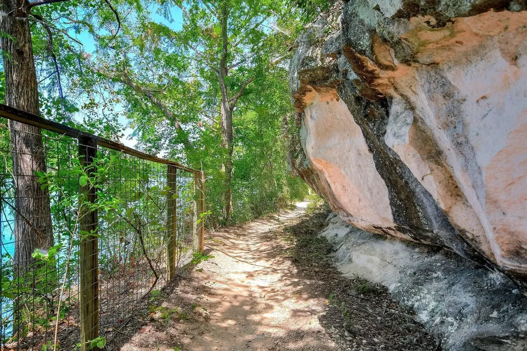 11524 Emerald Falls Drive Austin TX 78738