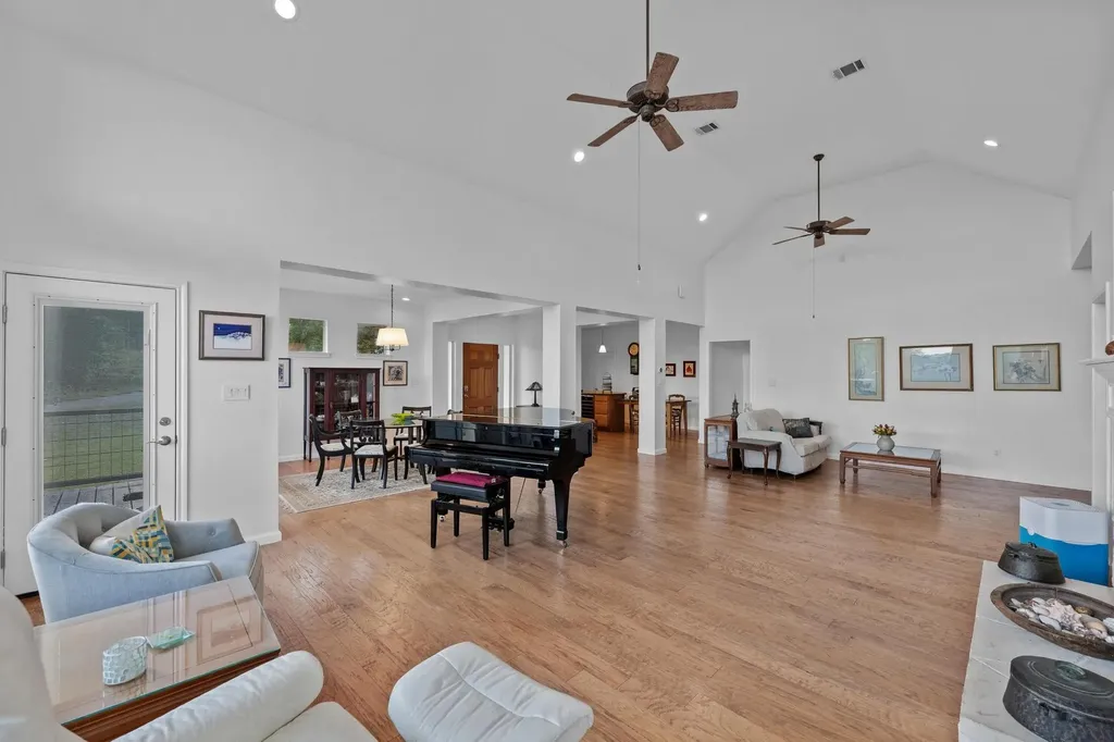 10978 W Cave Boulevard Dripping Springs TX 78620
