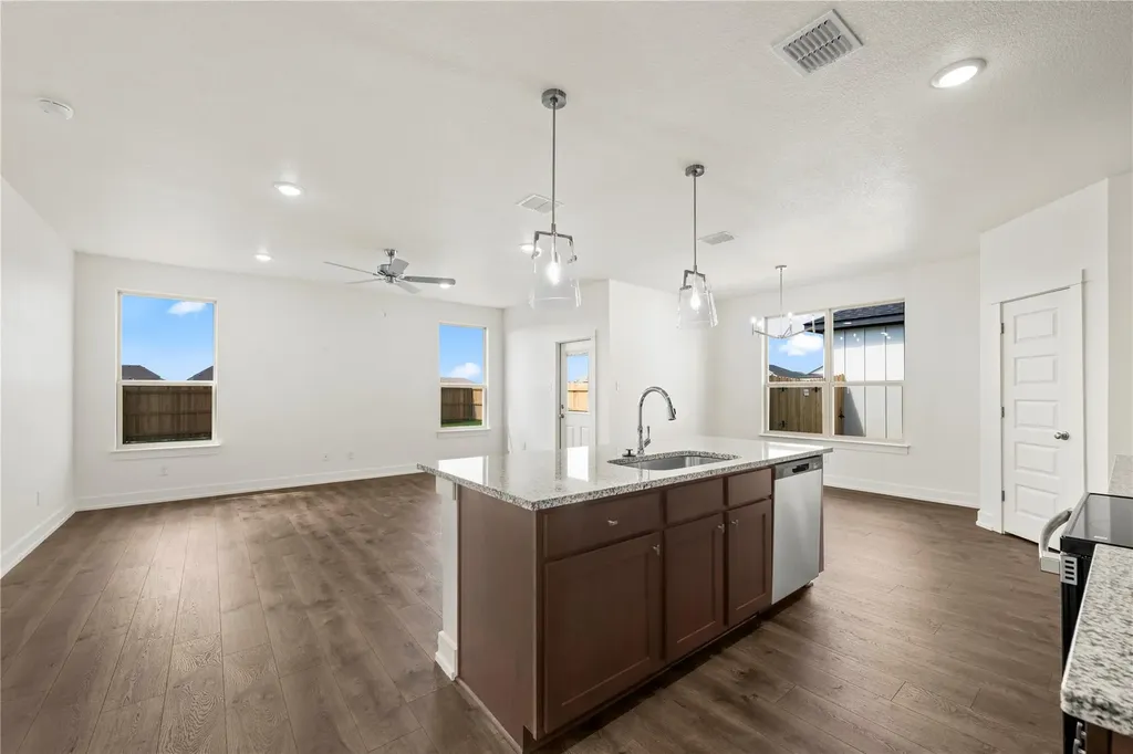 552 Gus Loop Georgetown TX 78626