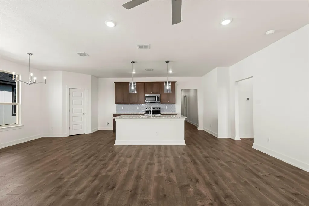 552 Gus Loop Georgetown TX 78626
