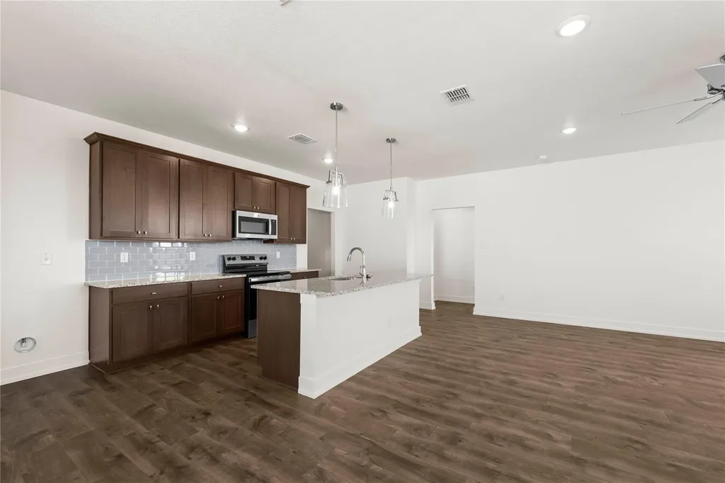552 Gus Loop Georgetown TX 78626