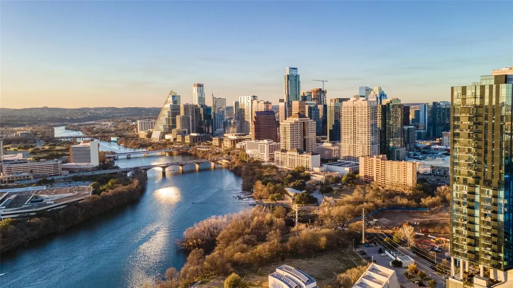 48 East Avenue Austin TX 78701