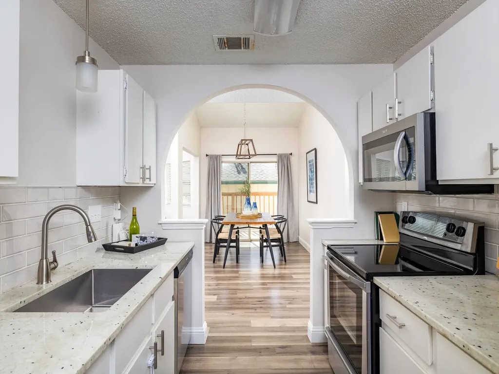 1811 Rainy Meadows Drive Austin TX 78758