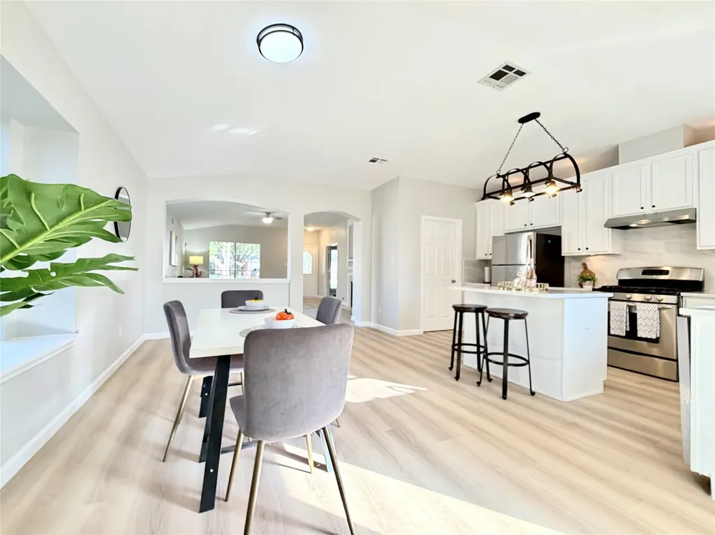 2417 Hallie Lane Round Rock TX 78664