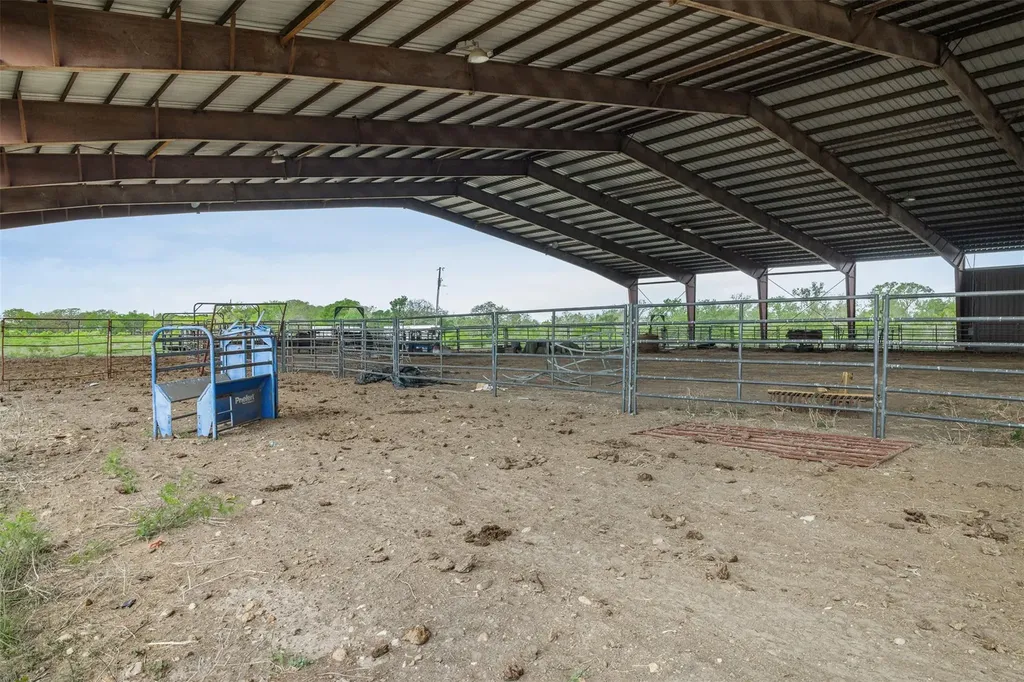 8519 State Park Road Lockhart TX 78644