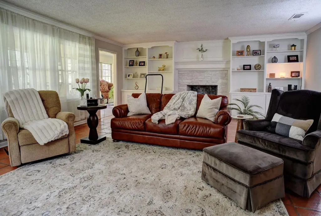 4703 Laguna Lane Austin TX 78746
