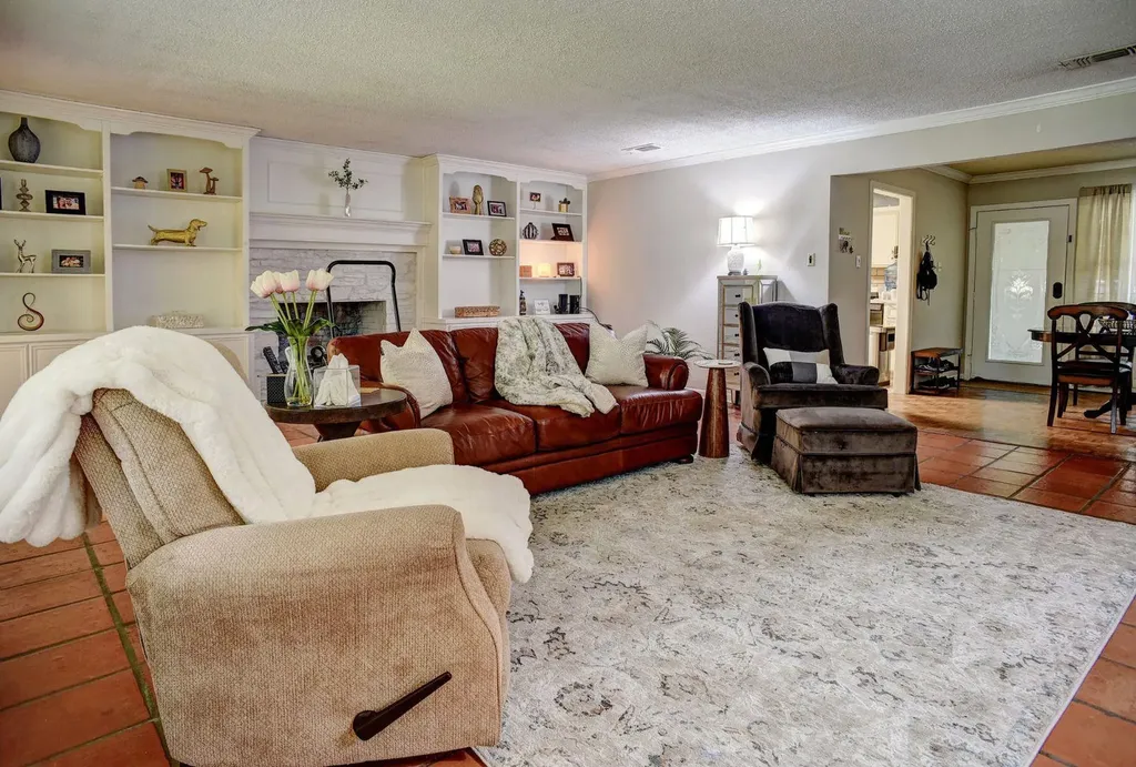 4703 Laguna Lane Austin TX 78746