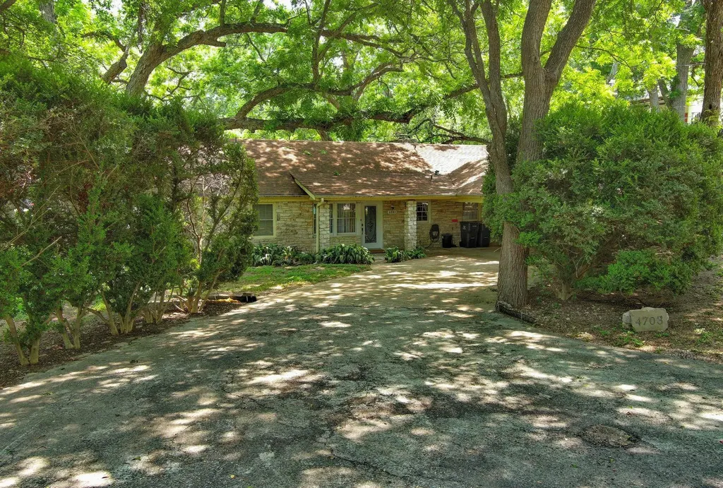4703 Laguna Lane Austin TX 78746