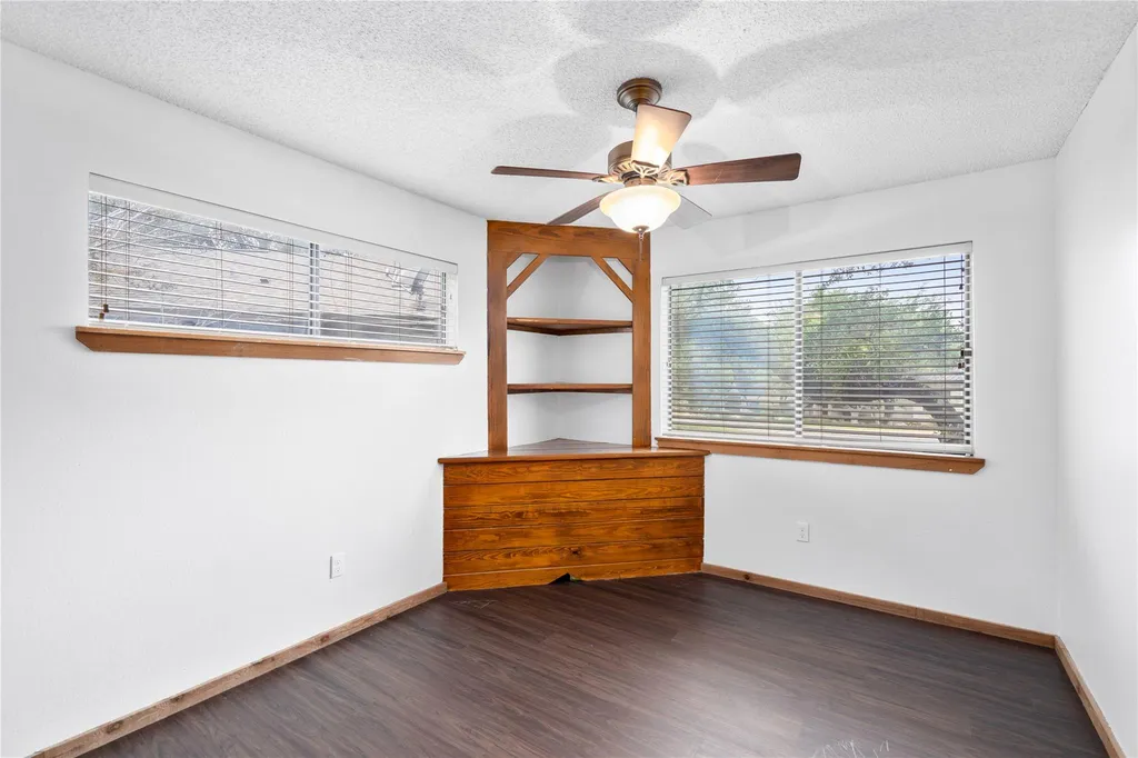 334 Coventry Road Spicewood TX 78669