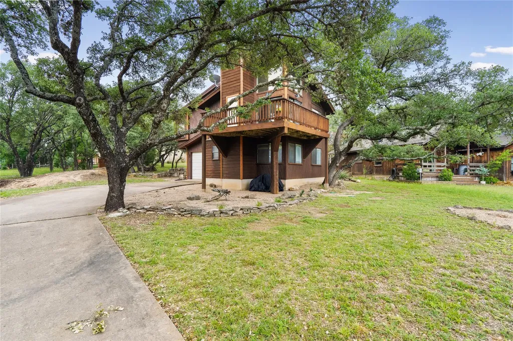 334 Coventry Road Spicewood TX 78669