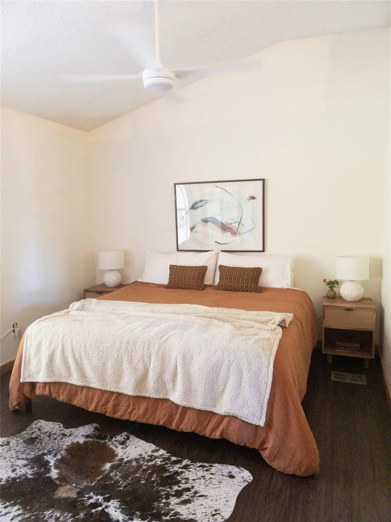 334 Coventry Road Spicewood TX 78669