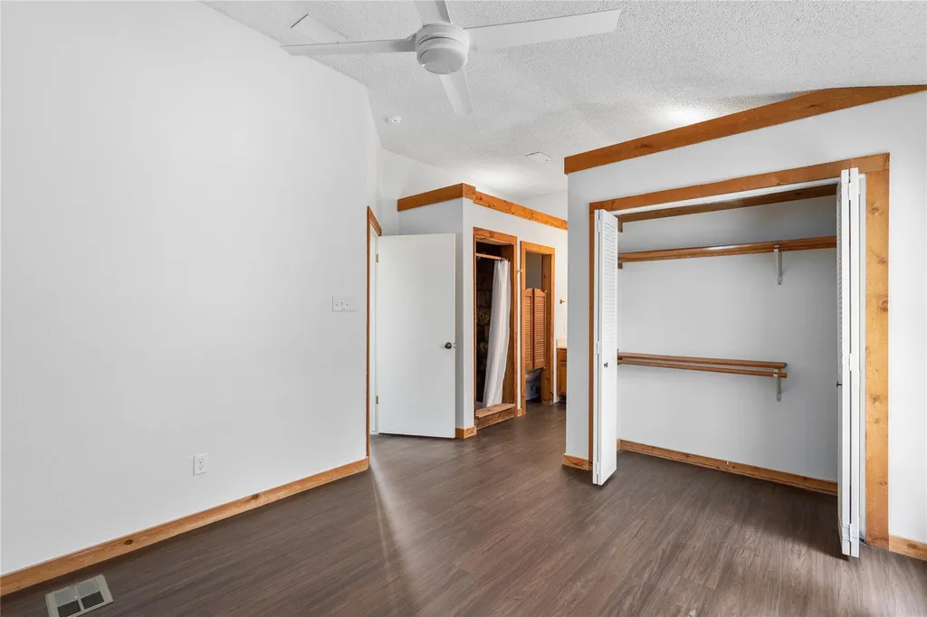 334 Coventry Road Spicewood TX 78669