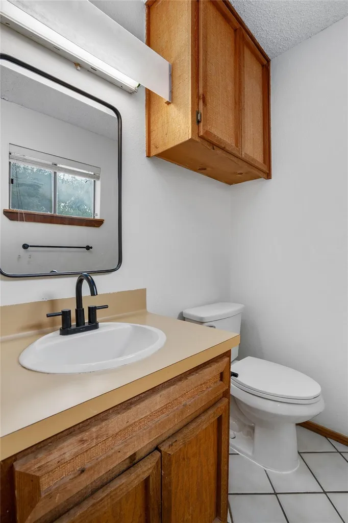 334 Coventry Road Spicewood TX 78669