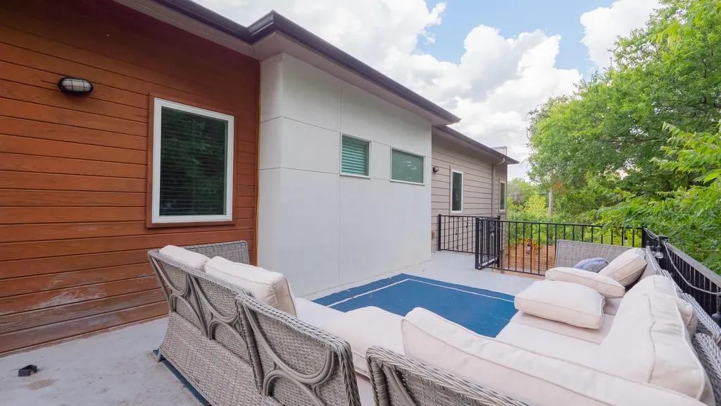 2009 Uphill Lane Austin TX 78741