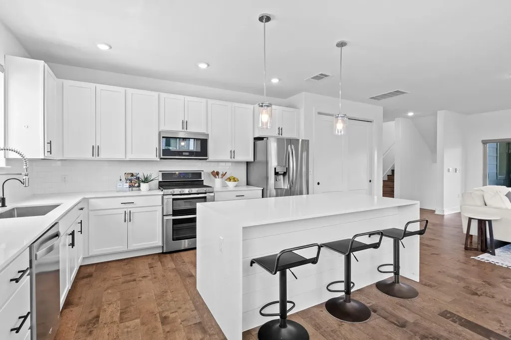 5315 La Crosse Avenue Austin TX 78739