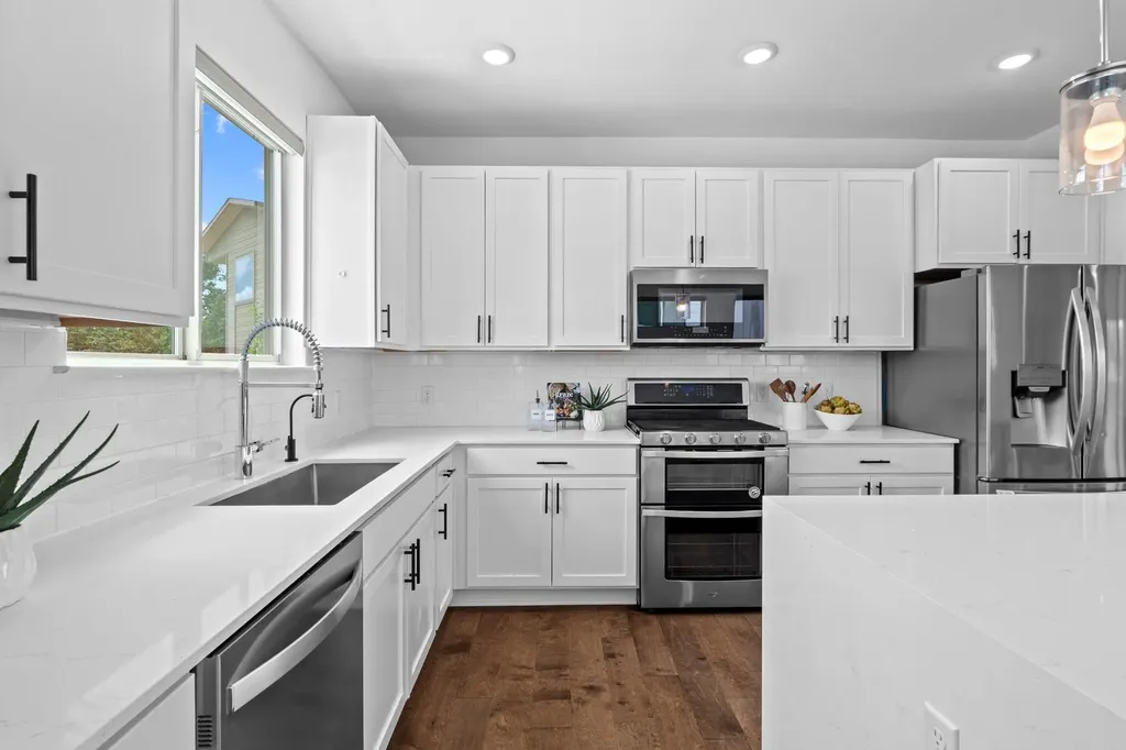 5315 La Crosse Avenue Austin TX 78739
