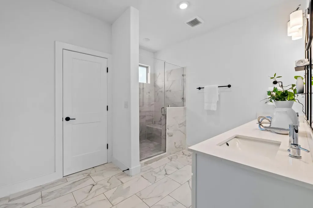 5315 La Crosse Avenue Austin TX 78739