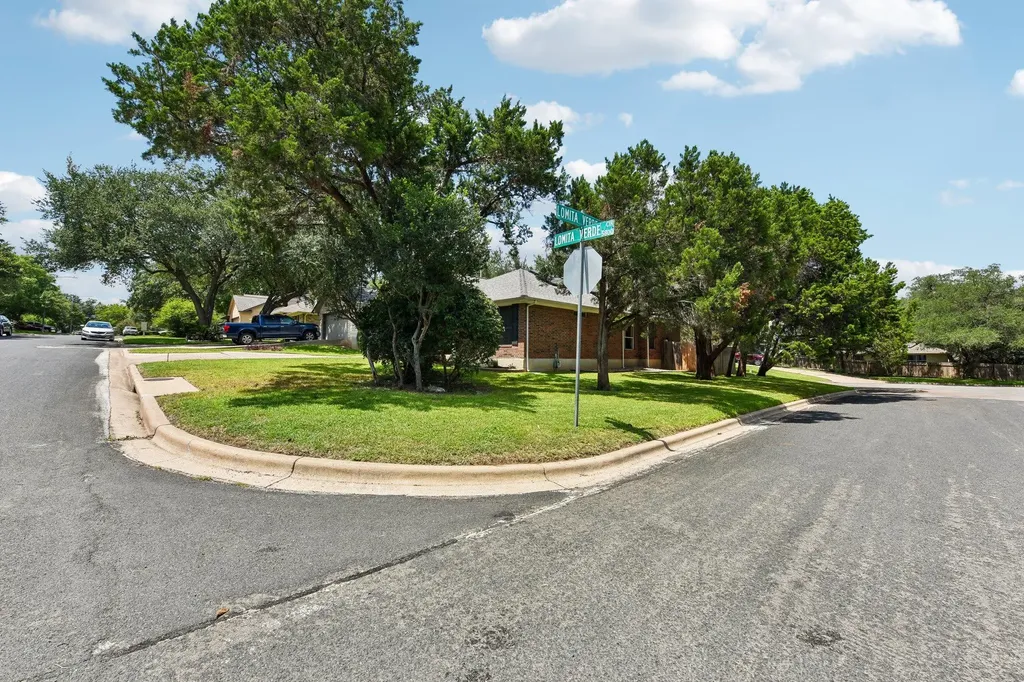 5815 Lomita Verde Circle Austin TX 78749