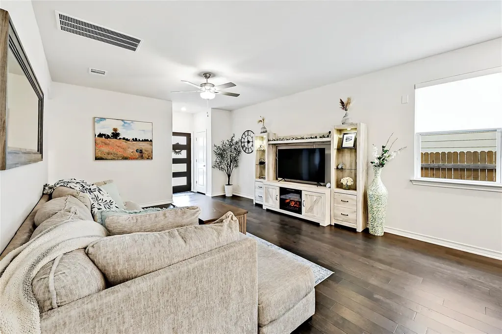 761 Long Run Liberty Hill TX 78642