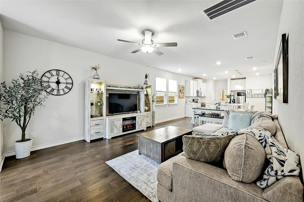 761 Long Run Liberty Hill TX 78642