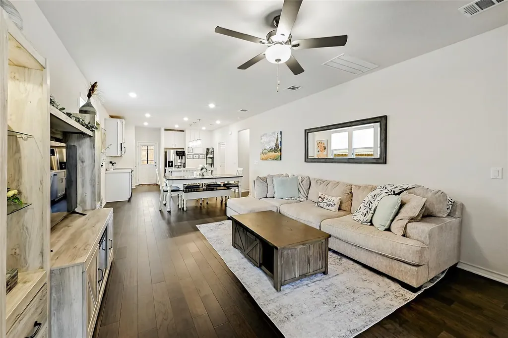 761 Long Run Liberty Hill TX 78642