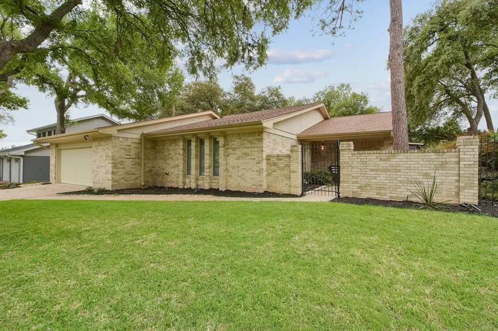 4707 Trail Crest Circle Austin TX 78735