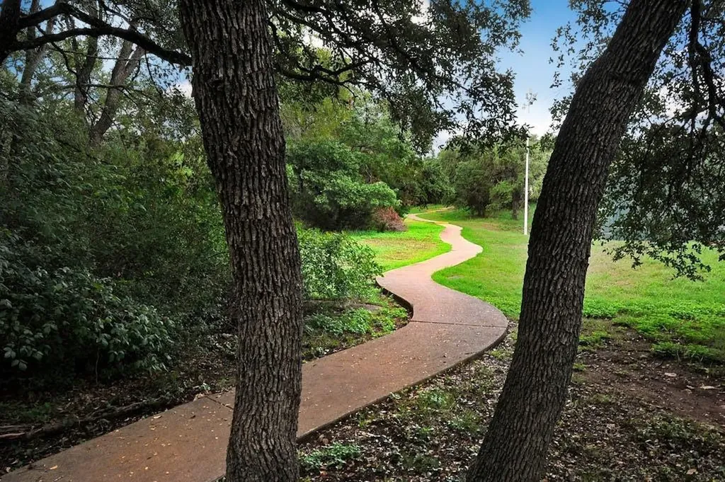 4707 Trail Crest Circle Austin TX 78735
