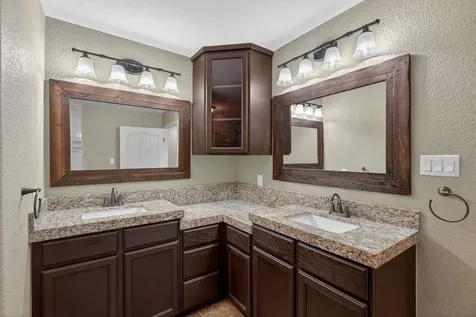 212 Knights Row Cottonwood Shores TX 78657