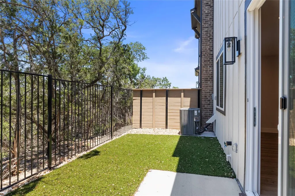 5514 Mobeetie Loop Bee Cave TX 78738