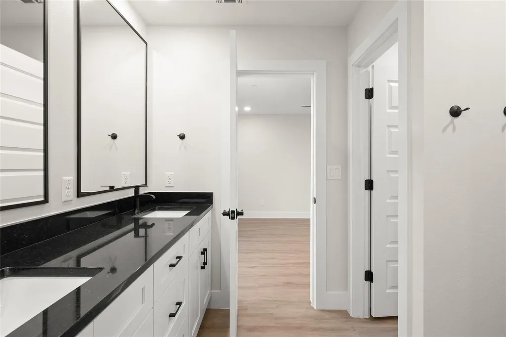 5514 Mobeetie Loop Bee Cave TX 78738