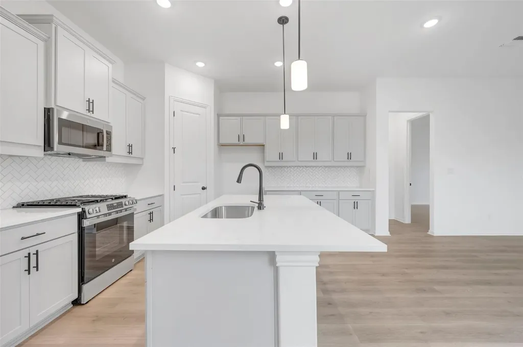 564 Darley Oak Drive Dripping Springs TX 78620