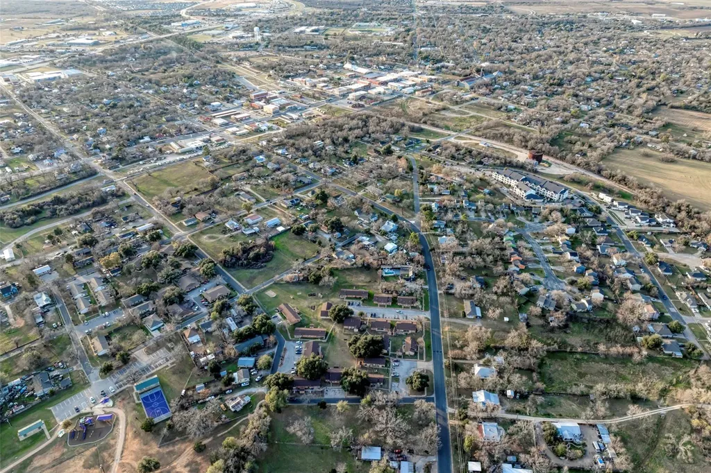 Lot 2 E Alamo Street Elgin TX 78621