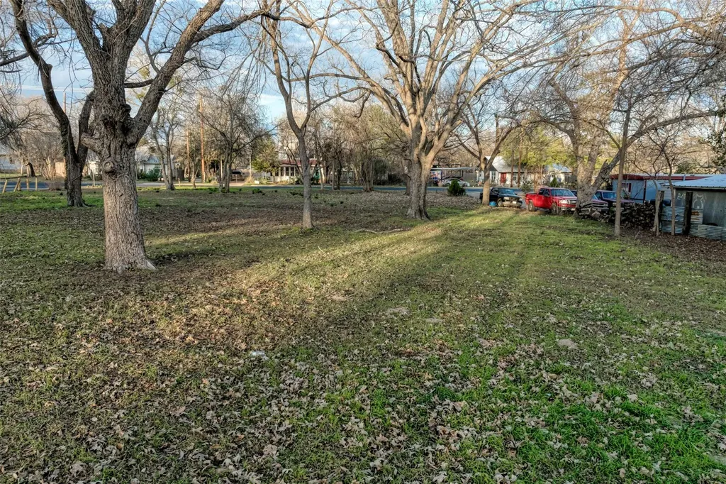 Lot 2 E Alamo Street Elgin TX 78621