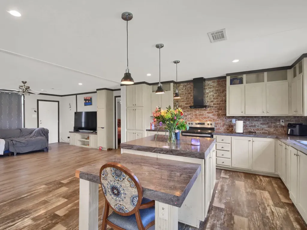 271 Alma Lane Kyle TX 78640