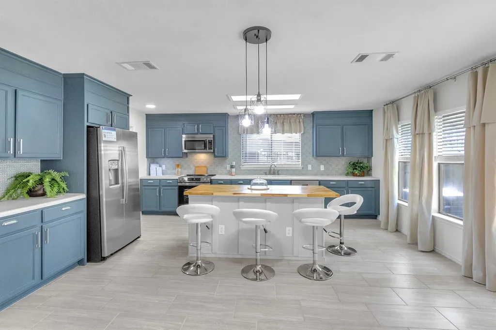 1413 Baffin Cove Round Rock TX 78664