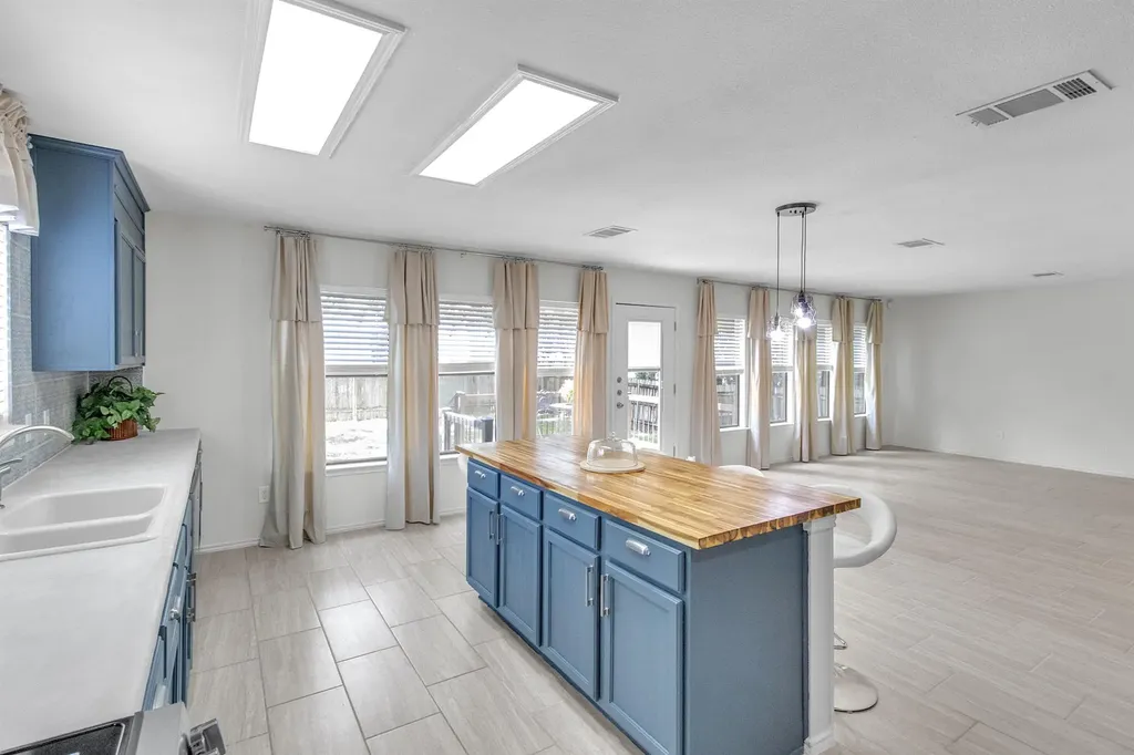 1413 Baffin Cove Round Rock TX 78664
