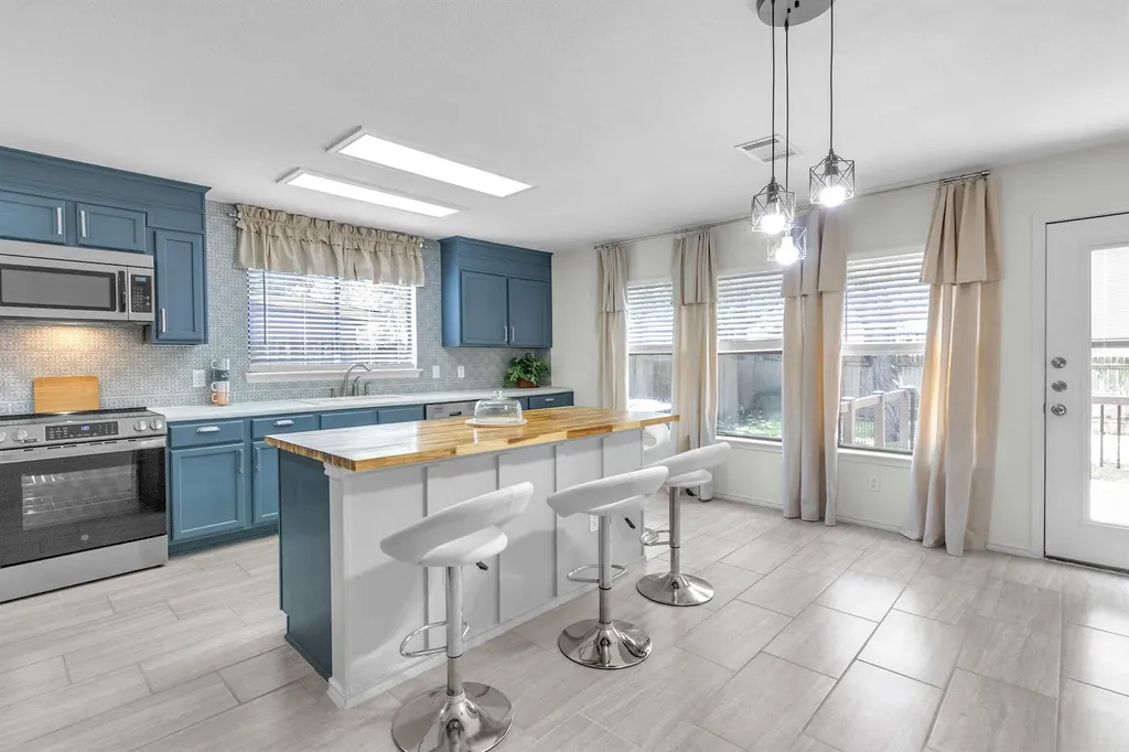 1413 Baffin Cove Round Rock TX 78664