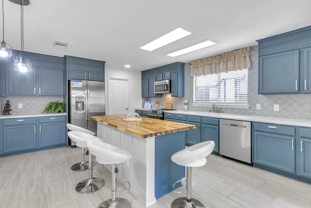 1413 Baffin Cove Round Rock TX 78664