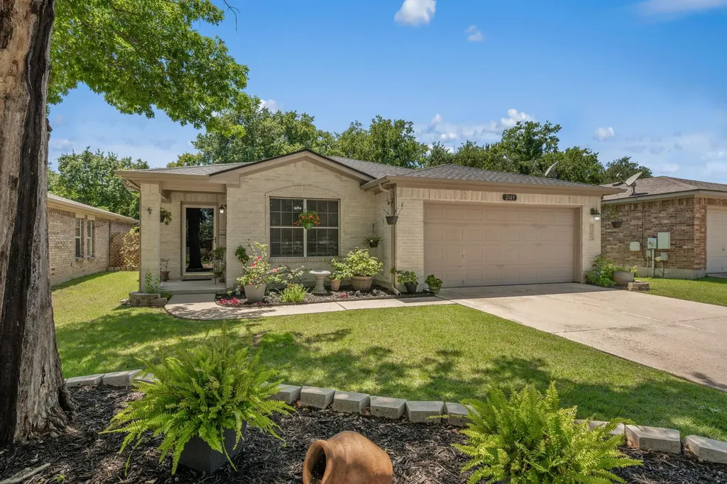 2103 Garrison Drive Leander TX 78641