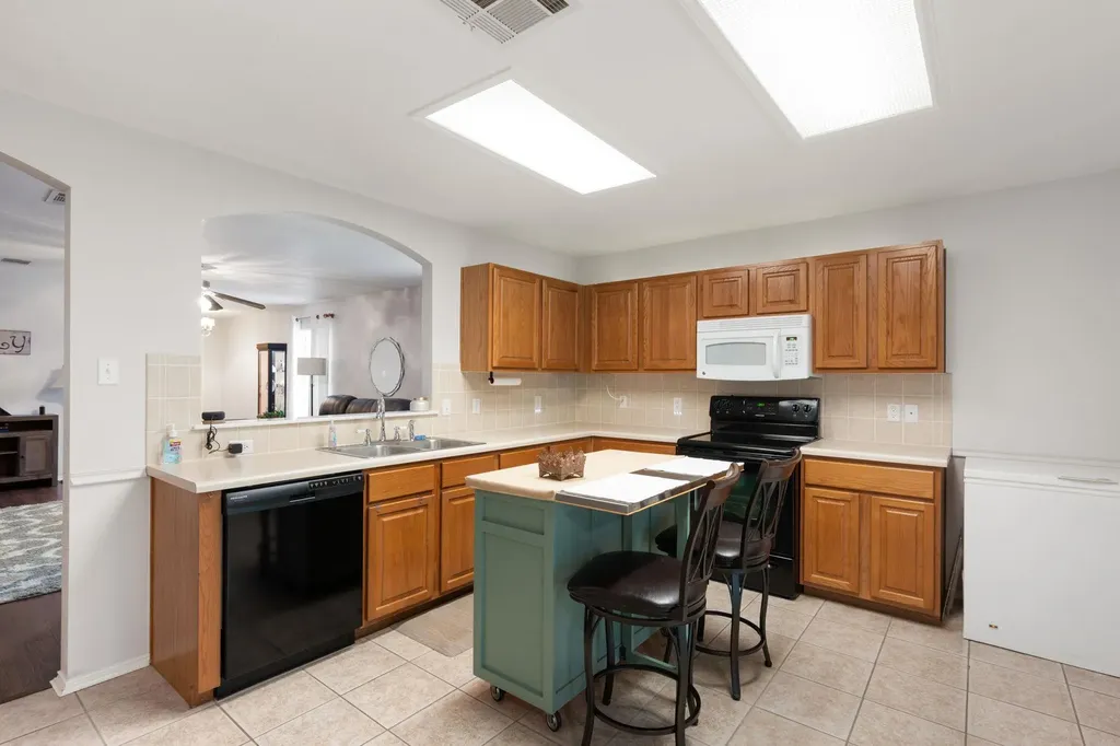 2103 Garrison Drive Leander TX 78641