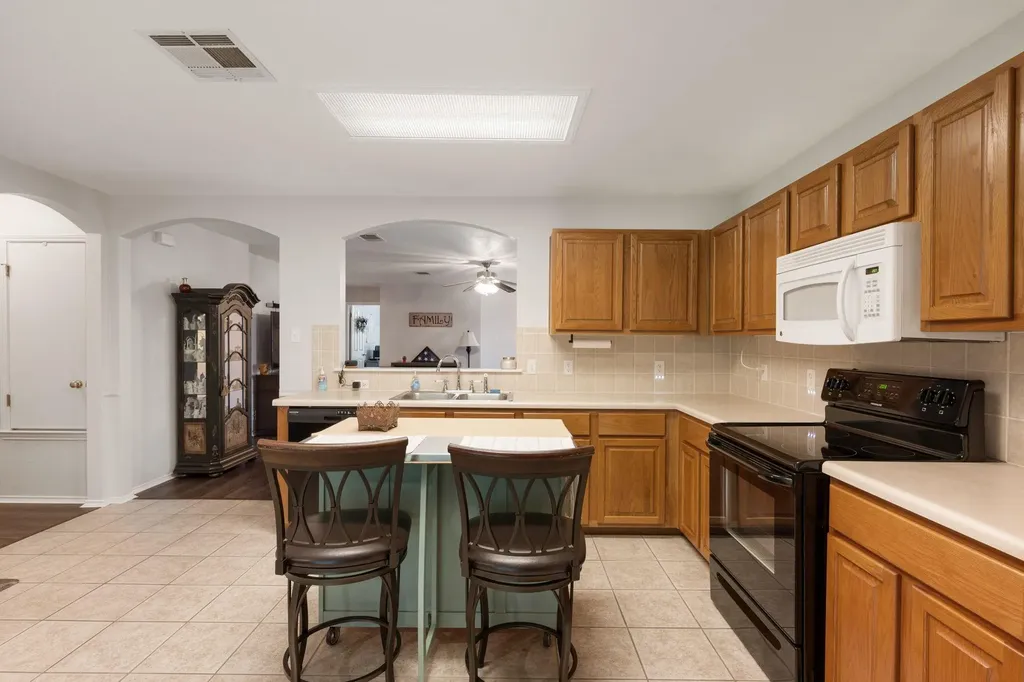 2103 Garrison Drive Leander TX 78641