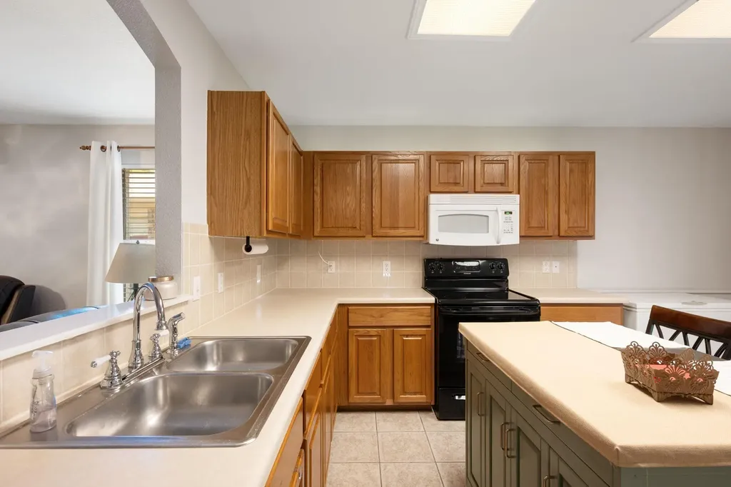 2103 Garrison Drive Leander TX 78641