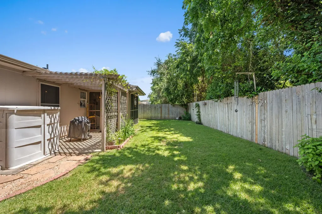 2103 Garrison Drive Leander TX 78641